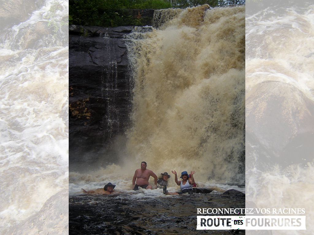 rabaska-canoe_lac-st-jean-route-des-fourrures_