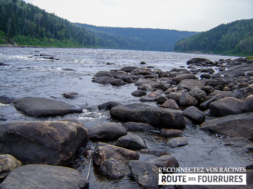 rabaska-canoe_lac-st-jean-route-des-fourrures_